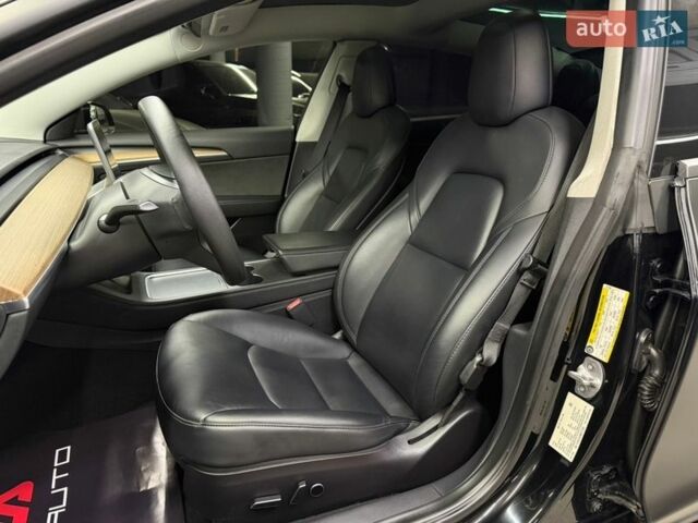 Чорний Тесла Модель 3, об'ємом двигуна 0 л та пробігом 20 тис. км за 23900 $, фото 15 на Automoto.ua