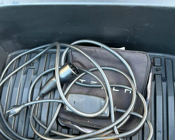 Тесла Модель 3 2022 у Рівному на Automoto.ua Чорний Тесла Модель 3, об'ємом двигуна 0 л та пробігом 78 тис. км за 19800 $, фото 12 на Automoto.ua