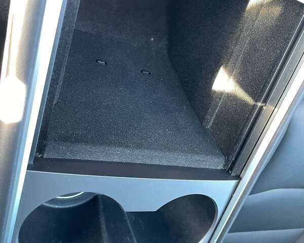 Чорний Тесла Модель 3, об'ємом двигуна 0 л та пробігом 55 тис. км за 23500 $, фото 17 на Automoto.ua