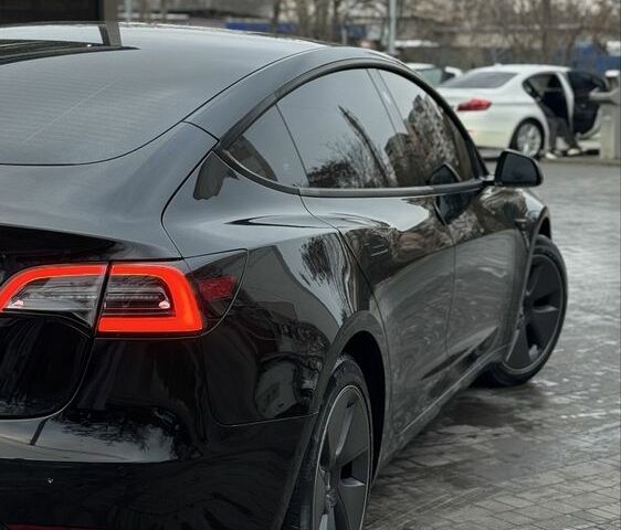 Черный Тесла Модель 3, объемом двигателя 0 л и пробегом 84 тыс. км за 20000 $, фото 2 на Automoto.ua