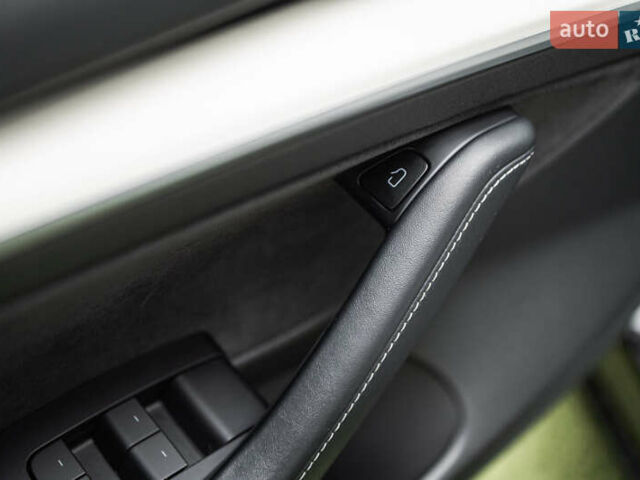 Черный Тесла Модель 3, объемом двигателя 0 л и пробегом 16 тыс. км за 27500 $, фото 28 на Automoto.ua