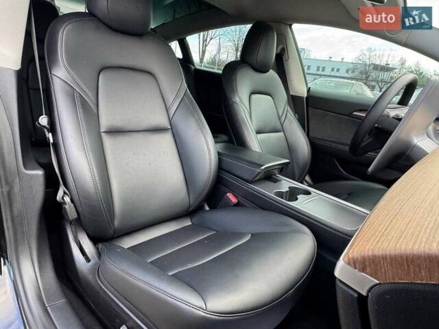 Чорний Тесла Модель 3, об'ємом двигуна 0 л та пробігом 75 тис. км за 27500 $, фото 16 на Automoto.ua