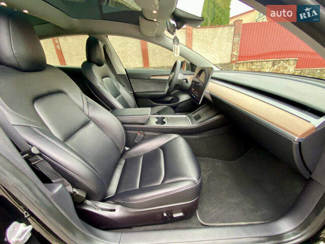 Чорний Тесла Модель 3, об'ємом двигуна 0 л та пробігом 146 тис. км за 20800 $, фото 43 на Automoto.ua