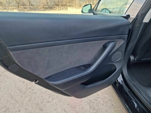 Черный Тесла Модель 3, объемом двигателя 0 л и пробегом 160 тыс. км за 14700 $, фото 15 на Automoto.ua