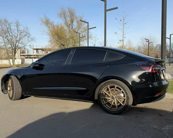 Черный Тесла Модель 3, объемом двигателя 0 л и пробегом 88 тыс. км за 22500 $, фото 2 на Automoto.ua