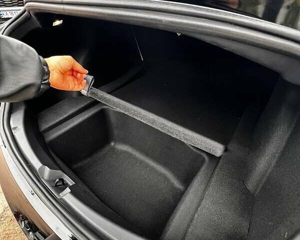 Черный Тесла Модель 3, объемом двигателя 0 л и пробегом 69 тыс. км за 21000 $, фото 15 на Automoto.ua