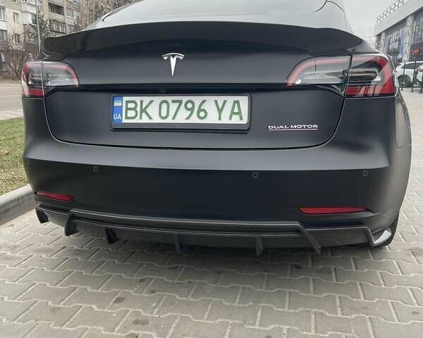 Черный Тесла Модель 3, объемом двигателя 0 л и пробегом 92 тыс. км за 30000 $, фото 4 на Automoto.ua