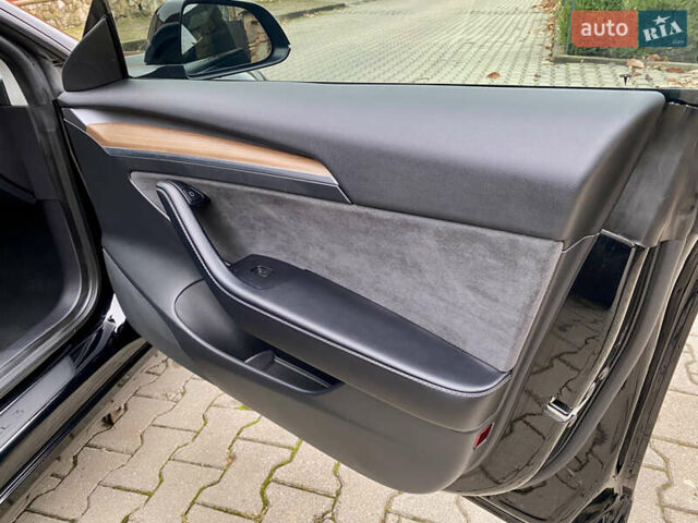 Чорний Тесла Модель 3, об'ємом двигуна 0 л та пробігом 146 тис. км за 20800 $, фото 41 на Automoto.ua