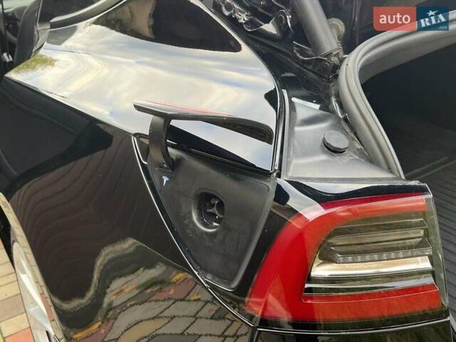 Чорний Тесла Модель 3, об'ємом двигуна 0 л та пробігом 96 тис. км за 20000 $, фото 13 на Automoto.ua