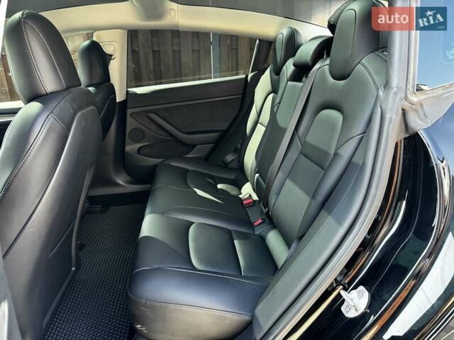 Черный Тесла Модель 3, объемом двигателя 0 л и пробегом 60 тыс. км за 23999 $, фото 20 на Automoto.ua