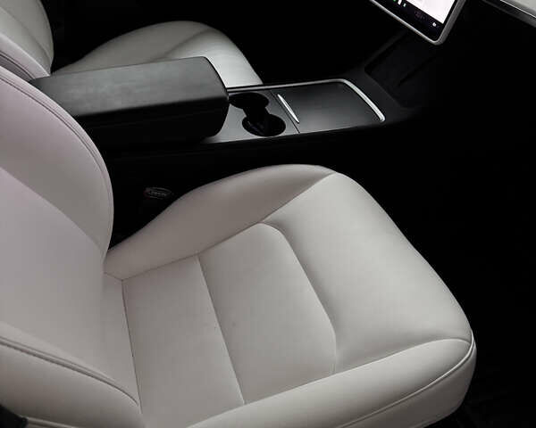 Чорний Тесла Модель 3, об'ємом двигуна 0 л та пробігом 47 тис. км за 22300 $, фото 26 на Automoto.ua