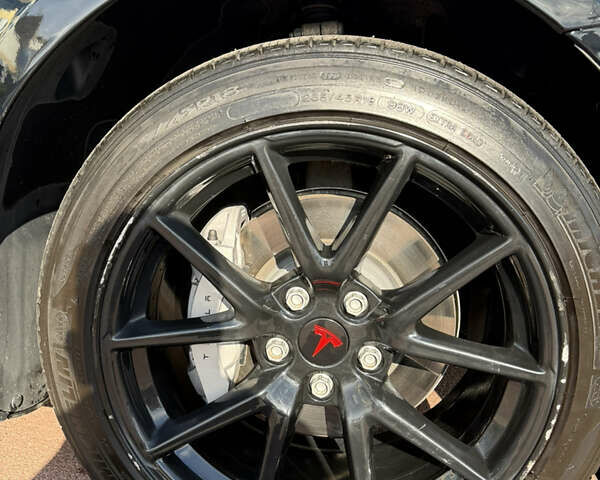 Чорний Тесла Модель 3, об'ємом двигуна 0 л та пробігом 45 тис. км за 18500 $, фото 13 на Automoto.ua
