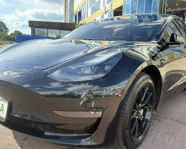 Чорний Тесла Модель 3, об'ємом двигуна 0 л та пробігом 45 тис. км за 18500 $, фото 1 на Automoto.ua