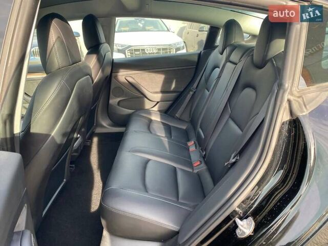 Чорний Тесла Модель 3, об'ємом двигуна 0 л та пробігом 49 тис. км за 20600 $, фото 11 на Automoto.ua