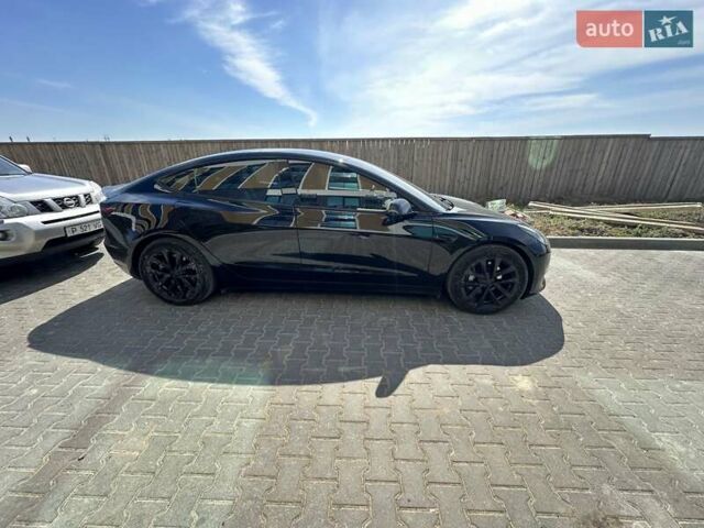 Чорний Тесла Модель 3, об'ємом двигуна 0 л та пробігом 47 тис. км за 22800 $, фото 1 на Automoto.ua