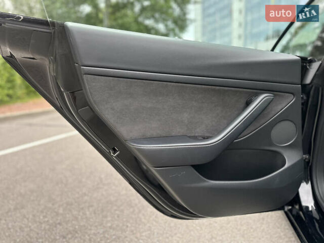 Тесла Модель 3 2022 в Киеве на Automoto.ua Черный Тесла Модель 3, объемом двигателя 0 л и пробегом 135 тыс. км за 19299 $, фото 35 на Automoto.ua