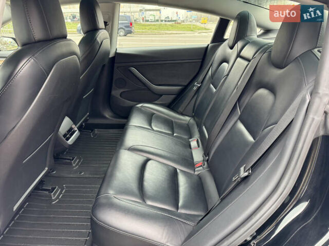 Чорний Тесла Модель 3, об'ємом двигуна 0 л та пробігом 160 тис. км за 17999 $, фото 30 на Automoto.ua