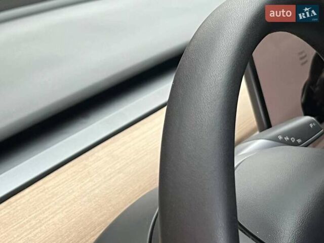 Черный Тесла Модель 3, объемом двигателя 0 л и пробегом 28 тыс. км за 25000 $, фото 11 на Automoto.ua