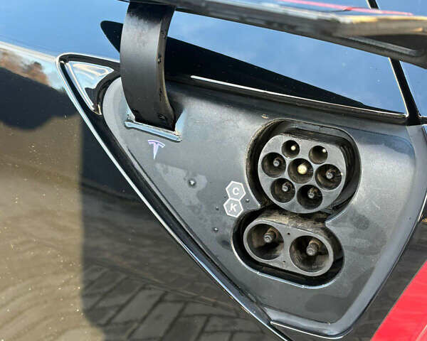 Тесла Модель 3 2022 у Рівному на Automoto.ua Чорний Тесла Модель 3, об'ємом двигуна 0 л та пробігом 78 тис. км за 19800 $, фото 13 на Automoto.ua