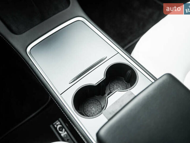 Черный Тесла Модель 3, объемом двигателя 0 л и пробегом 16 тыс. км за 27500 $, фото 39 на Automoto.ua