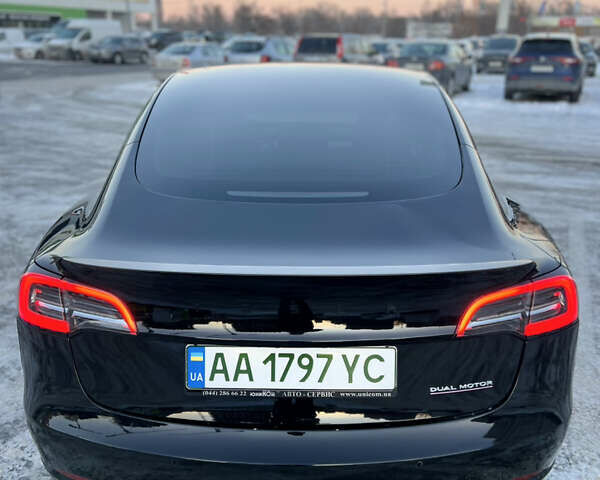 Черный Тесла Модель 3, объемом двигателя 0 л и пробегом 63 тыс. км за 27000 $, фото 3 на Automoto.ua