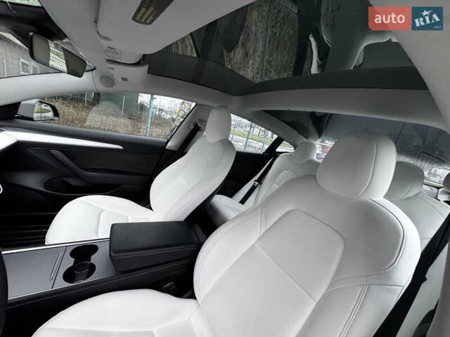 Чорний Тесла Модель 3, об'ємом двигуна 0 л та пробігом 47 тис. км за 22300 $, фото 14 на Automoto.ua