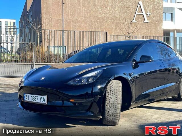 Чорний Тесла Модель 3, об'ємом двигуна 0.44 л та пробігом 55 тис. км за 23500 $, фото 1 на Automoto.ua