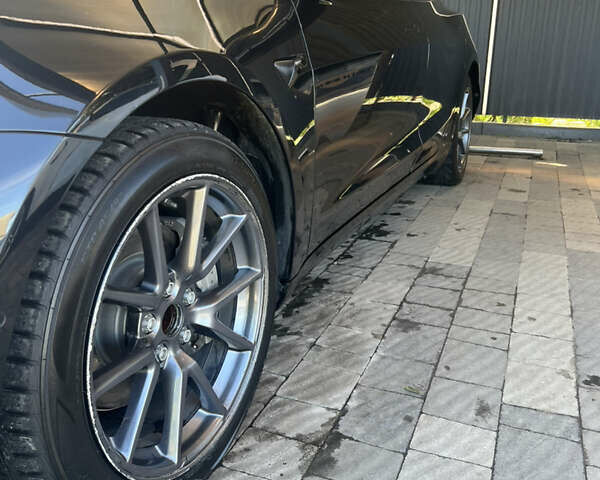 Тесла Модель 3 2022 в Ужгороде на Automoto.ua Черный Тесла Модель 3, объемом двигателя 0 л и пробегом 230 тыс. км за 15999 $, фото 9 на Automoto.ua
