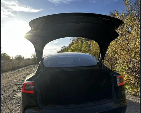 Черный Тесла Модель 3, объемом двигателя 0 л и пробегом 36 тыс. км за 22000 $, фото 12 на Automoto.ua