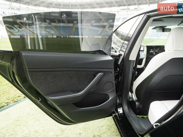 Черный Тесла Модель 3, объемом двигателя 0 л и пробегом 16 тыс. км за 27500 $, фото 25 на Automoto.ua