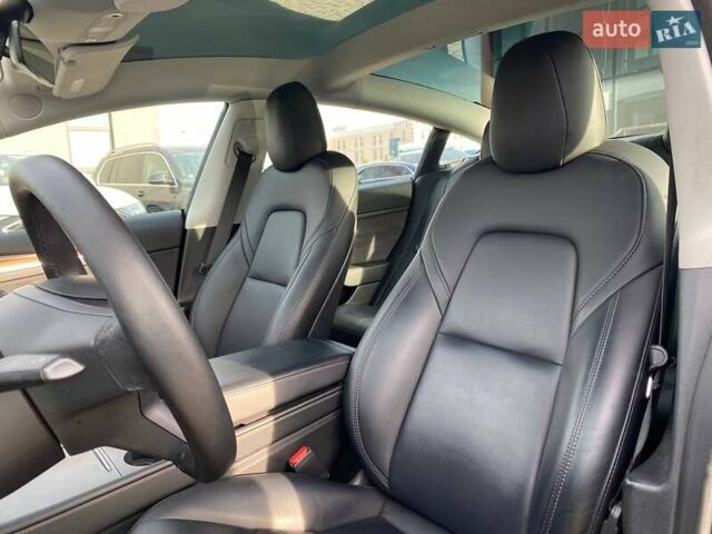 Чорний Тесла Модель 3, об'ємом двигуна 0 л та пробігом 49 тис. км за 20600 $, фото 10 на Automoto.ua