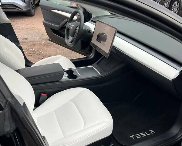 Черный Тесла Модель 3, объемом двигателя 0 л и пробегом 69 тыс. км за 21000 $, фото 6 на Automoto.ua