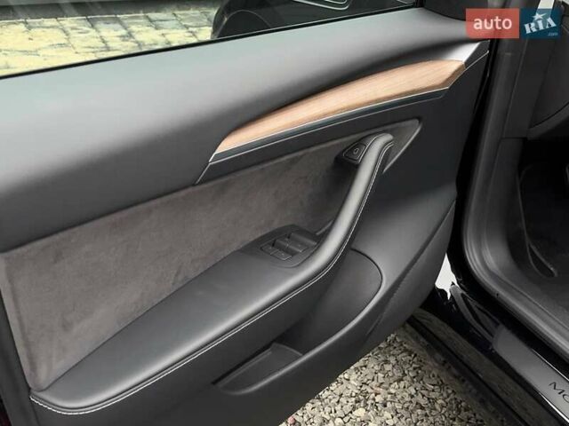 Чорний Тесла Модель 3, об'ємом двигуна 0 л та пробігом 45 тис. км за 25000 $, фото 11 на Automoto.ua