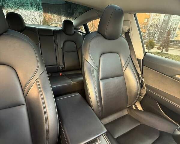 Чорний Тесла Модель 3, об'ємом двигуна 0 л та пробігом 92 тис. км за 21000 $, фото 22 на Automoto.ua