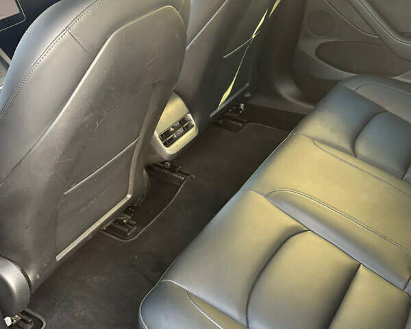 Тесла Модель 3 2022 у Рівному на Automoto.ua Чорний Тесла Модель 3, об'ємом двигуна 0 л та пробігом 78 тис. км за 19800 $, фото 20 на Automoto.ua