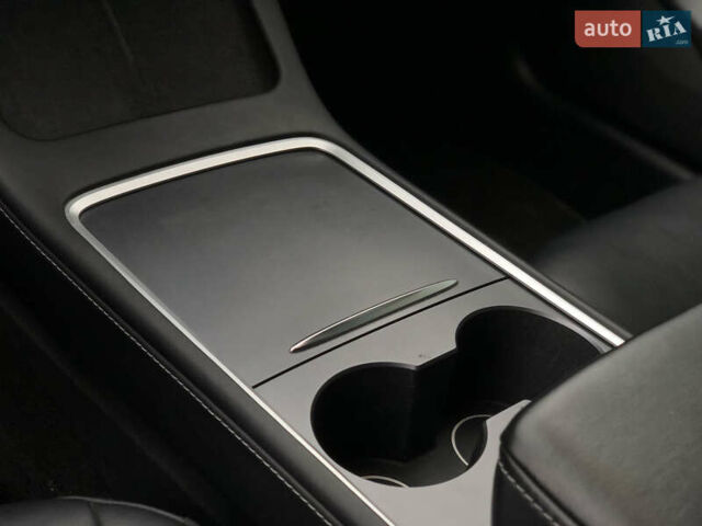 Чорний Тесла Модель 3, об'ємом двигуна 0 л та пробігом 48 тис. км за 28000 $, фото 21 на Automoto.ua