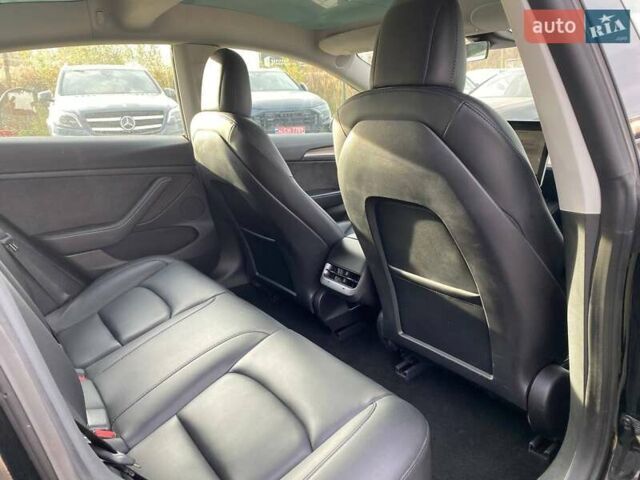 Чорний Тесла Модель 3, об'ємом двигуна 0 л та пробігом 49 тис. км за 20600 $, фото 14 на Automoto.ua