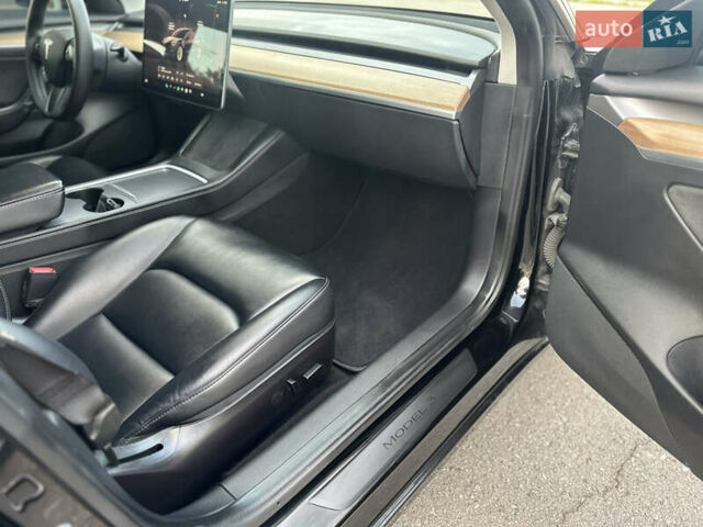 Черный Тесла Модель 3, объемом двигателя 0 л и пробегом 139 тыс. км за 21652 $, фото 28 на Automoto.ua
