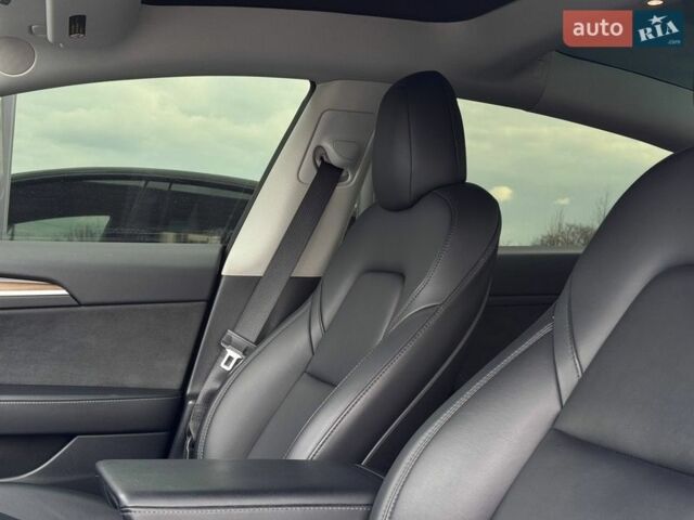 Черный Тесла Модель 3, объемом двигателя 0 л и пробегом 106 тыс. км за 22500 $, фото 24 на Automoto.ua