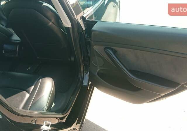 Черный Тесла Модель 3, объемом двигателя 0 л и пробегом 202 тыс. км за 17000 $, фото 4 на Automoto.ua