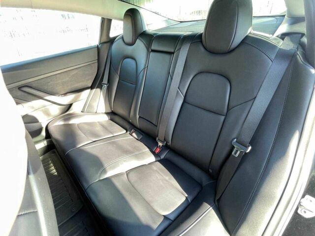 Чорний Тесла Модель 3, об'ємом двигуна 0 л та пробігом 55 тис. км за 23500 $, фото 10 на Automoto.ua