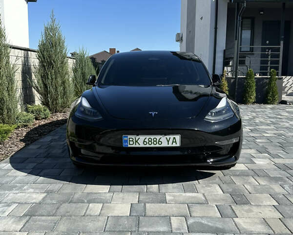 Чорний Тесла Модель 3, об'ємом двигуна 0 л та пробігом 57 тис. км за 20500 $, фото 3 на Automoto.ua