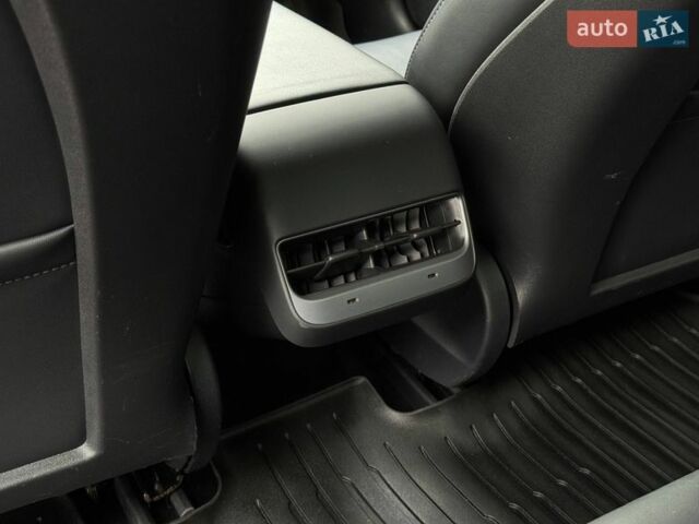 Черный Тесла Модель 3, объемом двигателя 0 л и пробегом 106 тыс. км за 22500 $, фото 38 на Automoto.ua