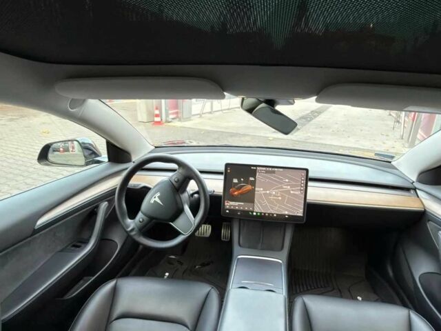 Черный Тесла Модель 3, объемом двигателя 0 л и пробегом 70 тыс. км за 13900 $, фото 2 на Automoto.ua