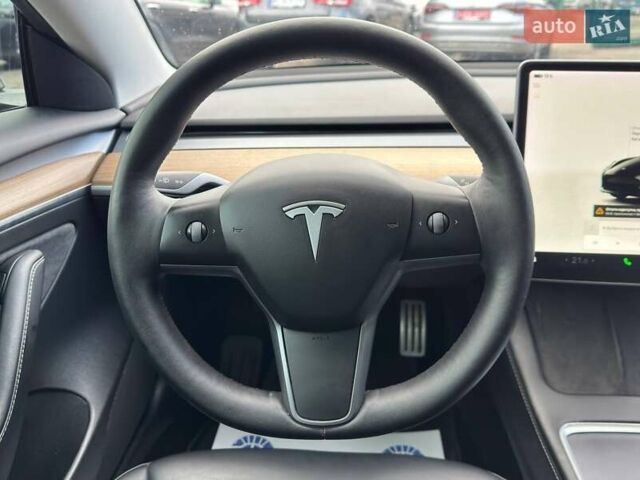 Чорний Тесла Модель 3, об'ємом двигуна 0 л та пробігом 75 тис. км за 27500 $, фото 13 на Automoto.ua