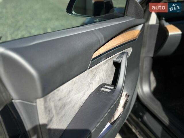 Черный Тесла Модель 3, объемом двигателя 0 л и пробегом 37 тыс. км за 19500 $, фото 6 на Automoto.ua