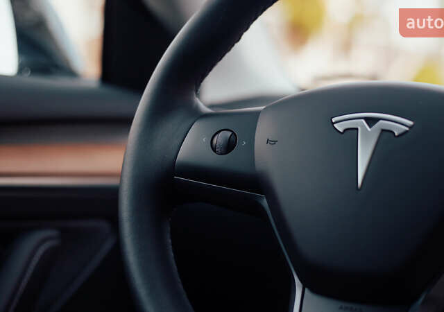 Черный Тесла Модель 3, объемом двигателя 0 л и пробегом 15 тыс. км за 23500 $, фото 31 на Automoto.ua
