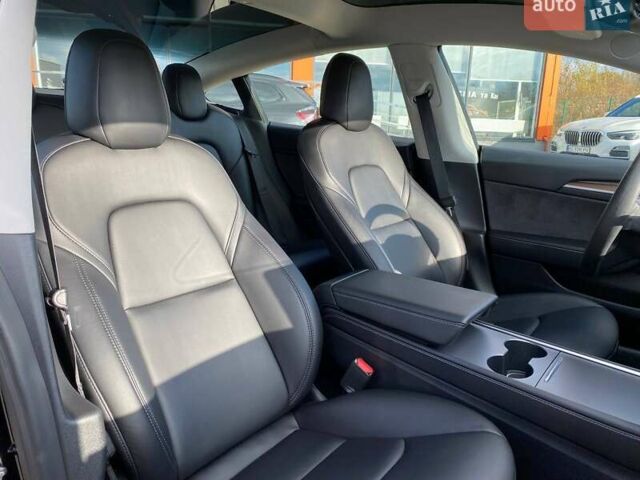 Черный Тесла Модель 3, объемом двигателя 0 л и пробегом 63 тыс. км за 19900 $, фото 21 на Automoto.ua