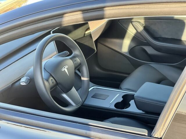 Чорний Тесла Модель 3, об'ємом двигуна 0 л та пробігом 14 тис. км за 19999 $, фото 9 на Automoto.ua