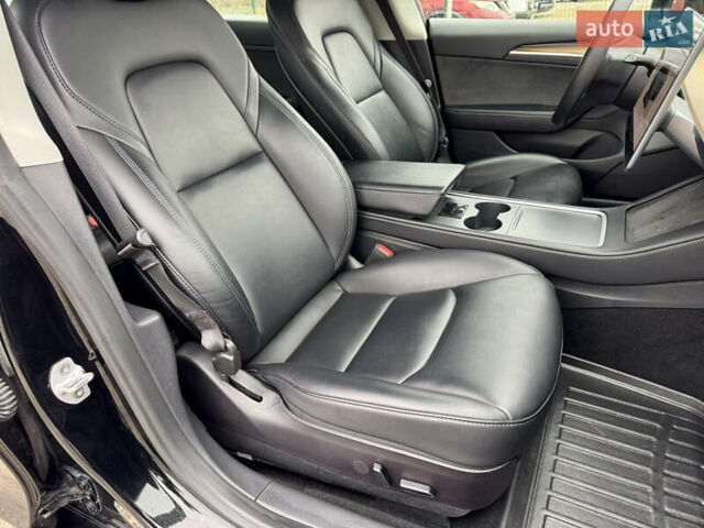 Чорний Тесла Модель 3, об'ємом двигуна 0 л та пробігом 160 тис. км за 17999 $, фото 37 на Automoto.ua